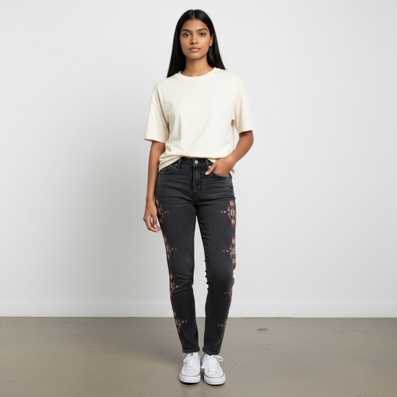 Urban Outfitters - Black High rise Cigarette South Western Embroidery - โฆ - Picture 2 of 10